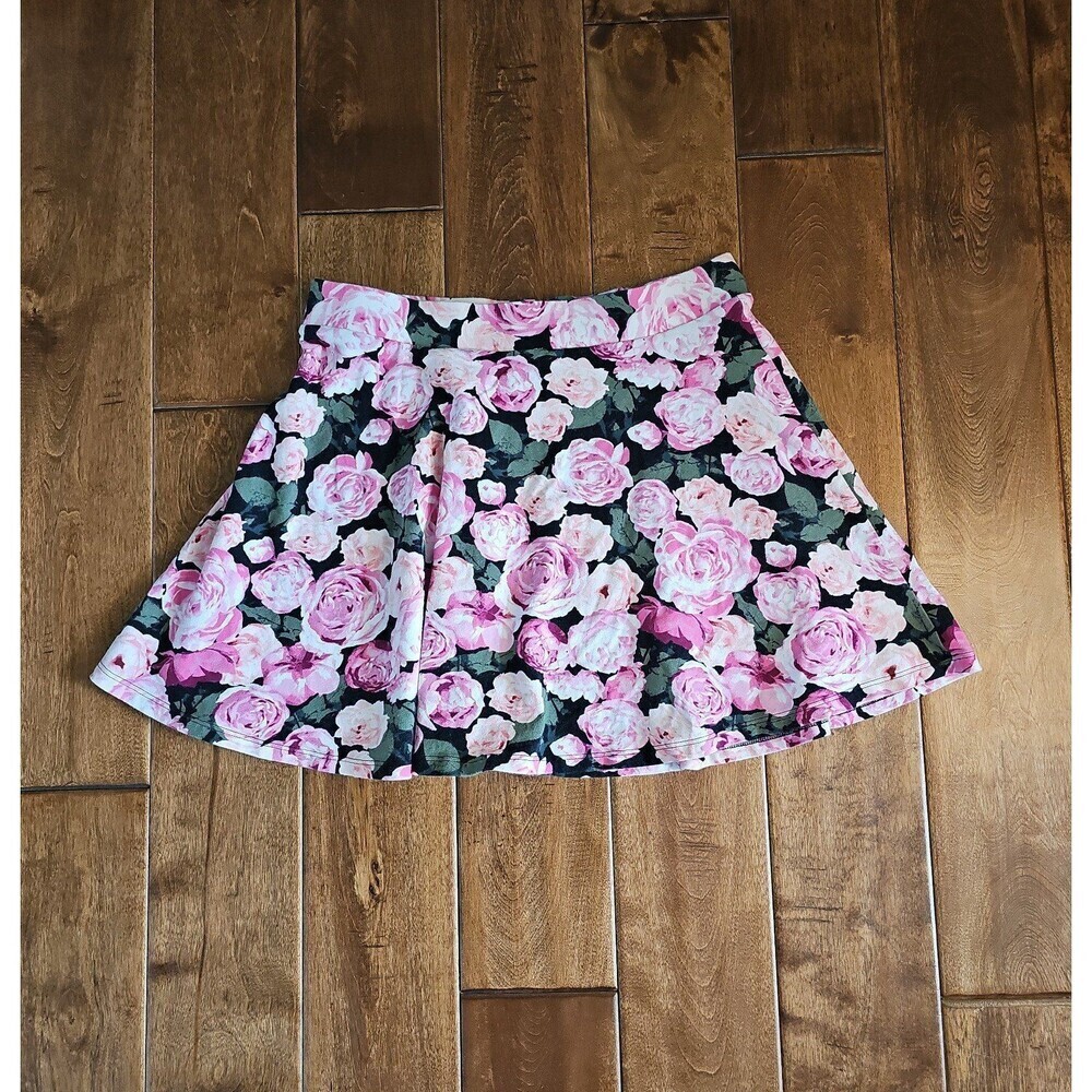 Forever 21 floral mini skirt size M